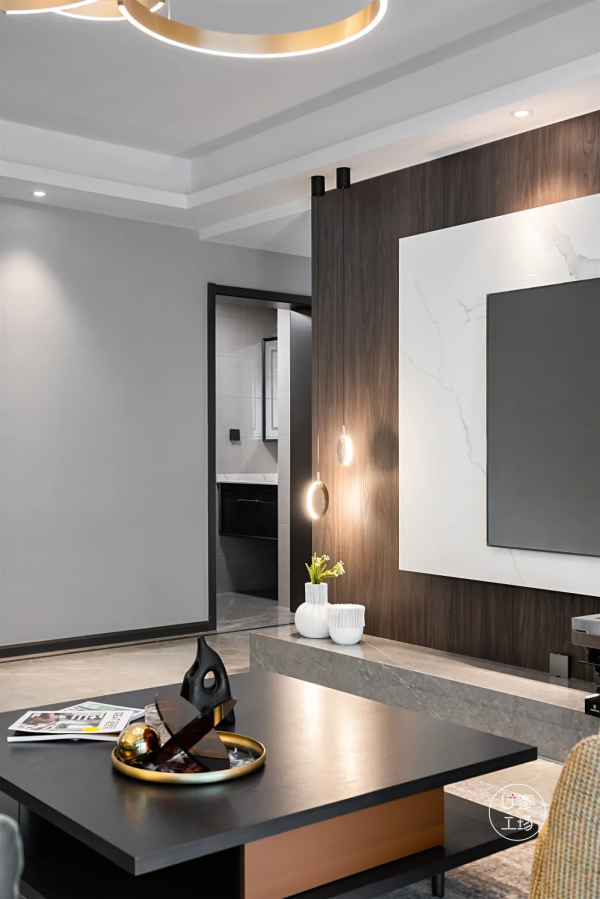 豪宅標配裡有啥?155㎡現代輕奢家以深色系拉滿氛圍感 豪宅標配裡有啥?155㎡現代輕奢家以深色系拉滿氛圍感