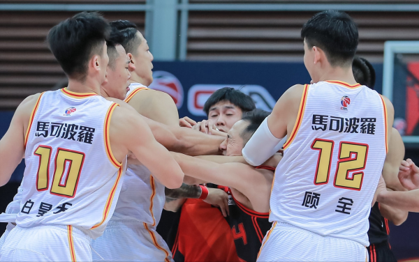 嚴懲賀希寧!挑起CBA大規模衝突,2個違體+1次驅逐,面臨追加制裁 嚴懲賀希寧!挑起CBA大規模衝突,2個違體+1次驅逐,面臨追加制裁