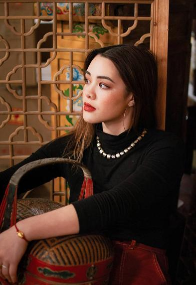 鍾麗緹美貌基因好強大!長女穿青花瓷旗袍成選美亞軍,比冠軍吸睛 鍾麗緹美貌基因好強大!長女穿青花瓷旗袍成選美亞軍,比冠軍吸睛