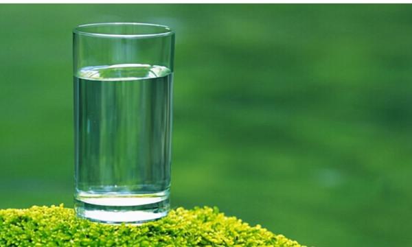 早上起床後要喝水，第一杯水怎麼喝？