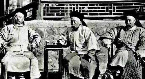 他是曾國藩麾下一員大將，被斬首卻沒死，還娶了三個尼姑