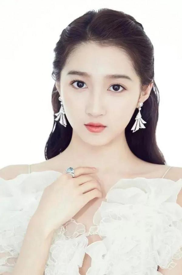 喂,我是關曉彤 喂,我是關曉彤