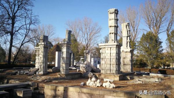 北京：圓明園遺址公園一一殘垣斷壁