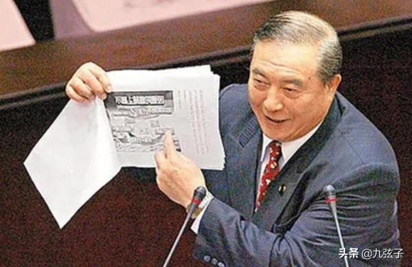 “草莽梟雄”柯俊雄，橫跨港臺影壇、政界的傳奇人生