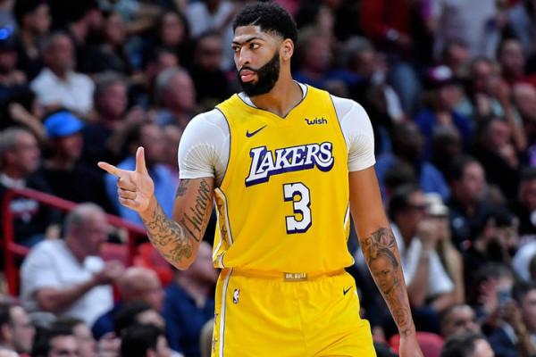 戴維斯犧牲太大了！從選擇威少開始，湖人的未來由戴維斯一力承擔