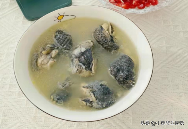 冬天,多給家人喝這湯,熱熱乎乎,營養又滋補,身體很暖和 冬天,多給家人喝這湯,熱熱乎乎,營養又滋補,身體很暖和