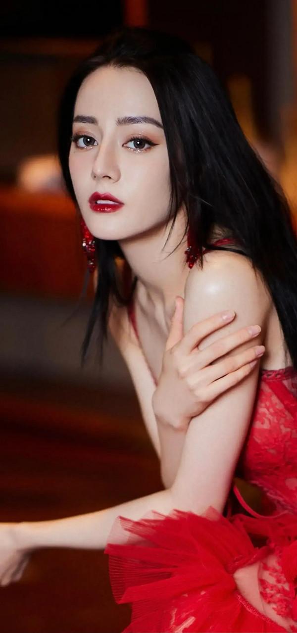 迪麗熱巴桌布(2) 迪麗熱巴桌布(2)