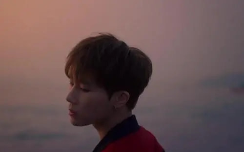 5位“遭霸凌”的明星，熱巴被一腳踢進臭水溝，向佐竟被14人圍毆