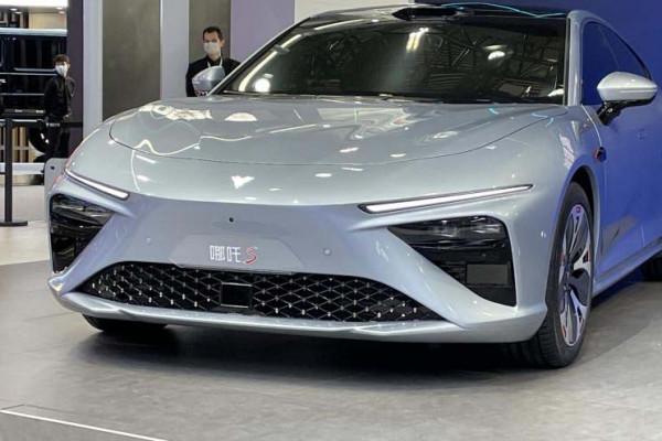 純電續航超800公里,提供增程版動力,哪吒S亮相廣州車展 純電續航超800公里,提供增程版動力,哪吒S亮相廣州車展