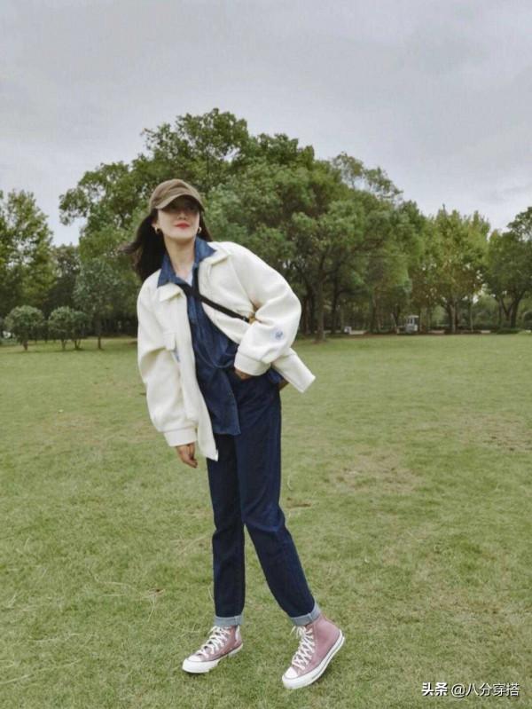 秋冬厚外套怎麼搭？加絨牛仔外套搭配緊身牛仔褲，保暖又洋氣