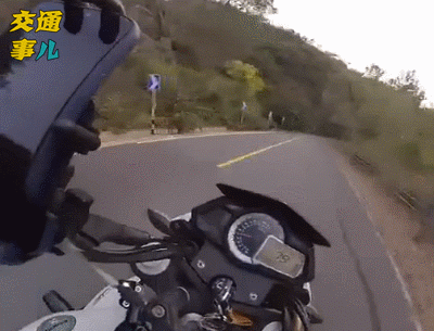 一組動圖警示你:切莫貪圖一時刺激,騎摩托一定管住自己的右手 一組動圖警示你:切莫貪圖一時刺激,騎摩托一定管住自己的右手