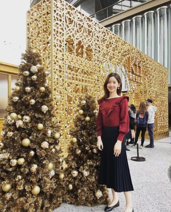 93年的章澤天曬和5歲女兒的合影，母女好似姐妹，真的讓人羨慕