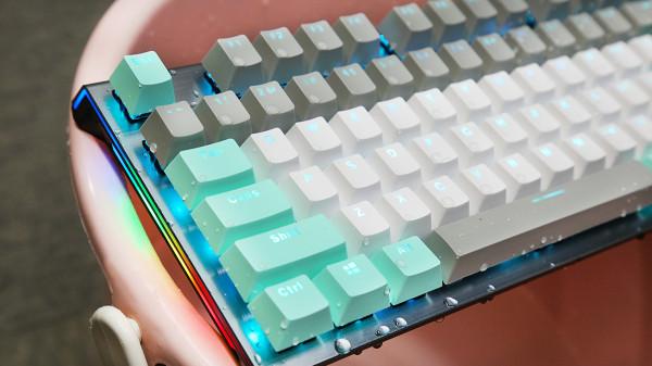 雷柏V530防水背光遊戲機械鍵盤簡評：多配色，好效能