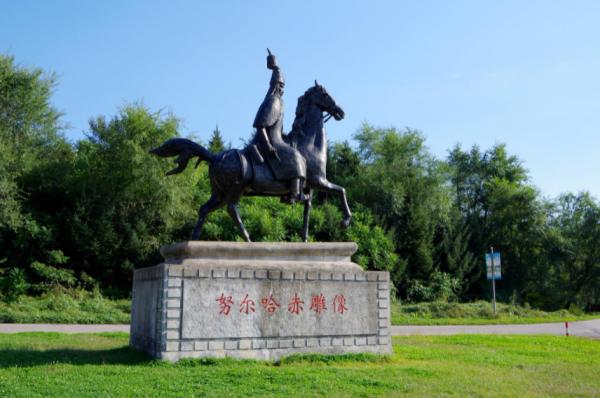 名不見經傳的努爾哈赤靠什麼脫穎而出？