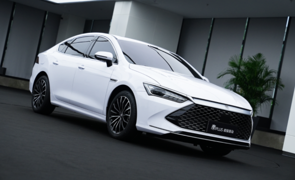 10月自主三強格局突變!“吉長長”變成“吉長比” 10月自主三強格局突變!“吉長長”變成“吉長比”