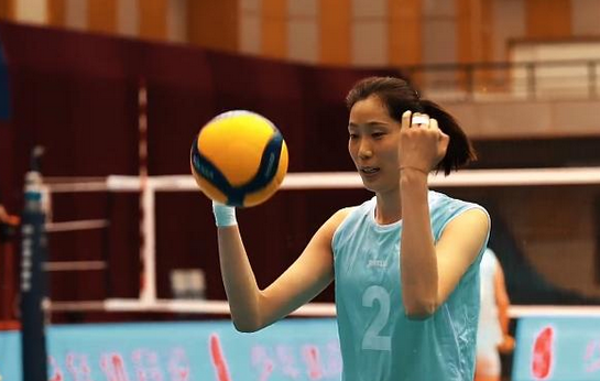 河南女排主帥已確定，依舊不會讓朱婷出戰，焦帥：會及時安排手術