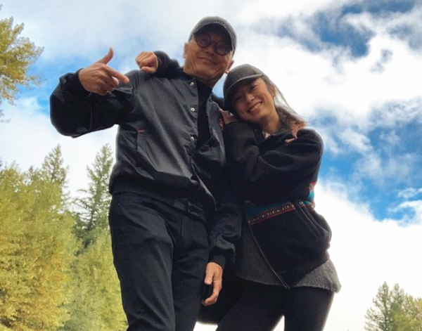 苗僑偉父女罕同框,30歲女兒太像老爸,拒絕選港姐在國外低調出道 苗僑偉父女罕同框,30歲女兒太像老爸,拒絕選港姐在國外低調出道