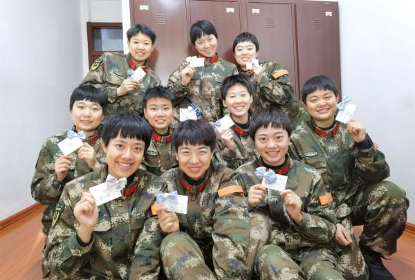 超暖！女兵們的新年禮物很&OpenCurlyDoubleQuote;走心&rdquo;