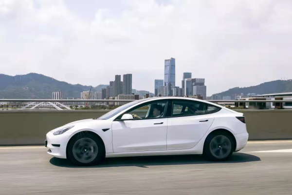特斯拉市值超萬億，高階純電轎車，除了Model 3還有哪些選擇?