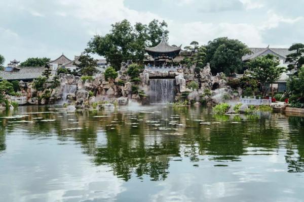 雲南一“鉅富豪宅”，堪稱雲南之冠，位於建水古鎮內