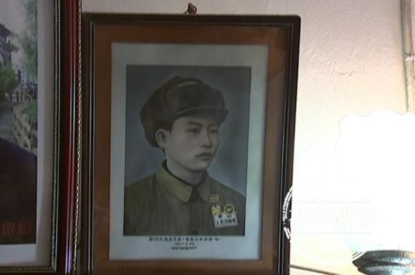 南昌90歲老人淚流滿面 南昌90歲老人淚流滿面