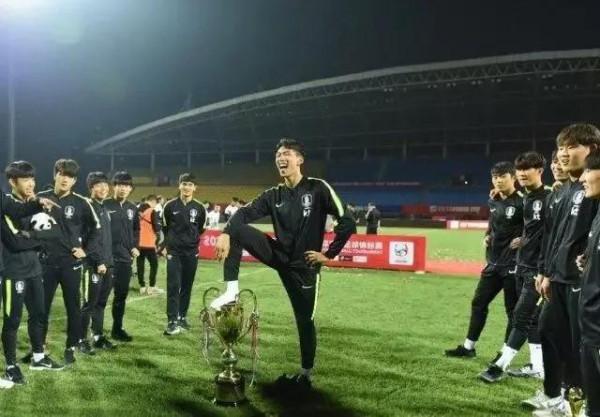 國腳接連不斷受傷對國足備戰12強賽有沒有影響