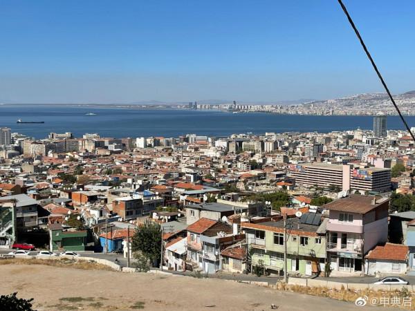 這個手勢可能帶有攻擊，面對惡意歧視和刻板印象，如何做到體面？