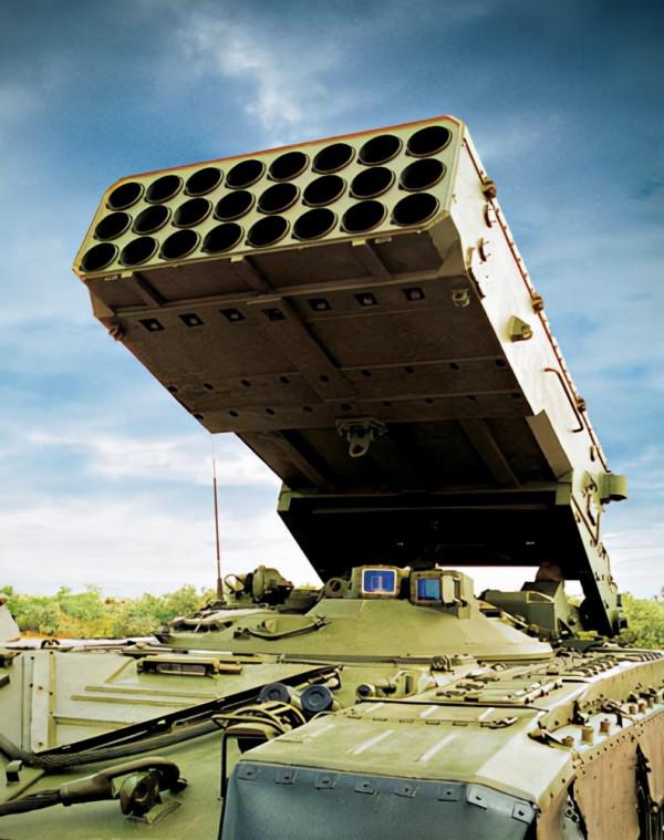 俄最新型溫壓彈部署一線，一旦開火千米內寸草不生，美烏不敢開打