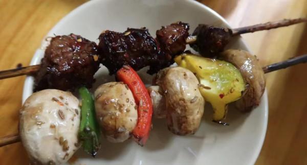 這些店隱藏得很深!但烤肉的味道在京城是一絕!評分不錯 這些店隱藏得很深!但烤肉的味道在京城是一絕!評分不錯