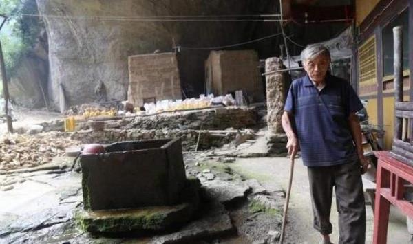 貴州一家五代人隱居山洞100年,給錢也不搬,如今已裝網路和家電 貴州一家五代人隱居山洞100年,給錢也不搬,如今已裝網路和家電