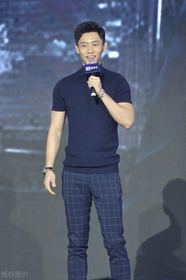 魏晨結婚了，是那個和他一起看流星雨的女孩