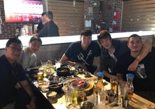 關於NBA請客吃飯,球員有自己的一套規矩,老大才有買單權利 關於NBA請客吃飯,球員有自己的一套規矩,老大才有買單權利