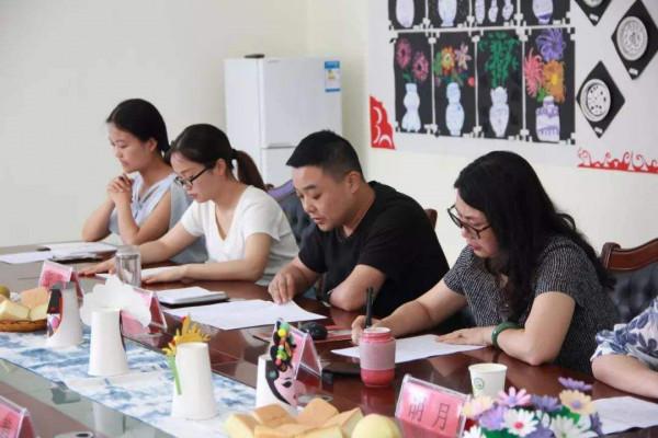 幼兒園開學後，孩子老師極力“邀請”家長報名家委會，該如何拒絕