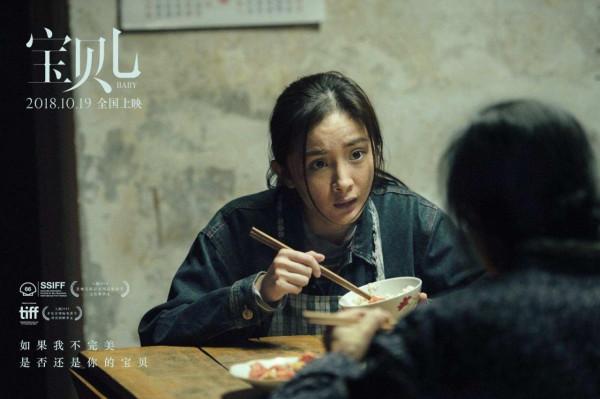 10位“流水線”女星，演技拉胯、套路化嚴重，轉型困難卻頻頻霸屏