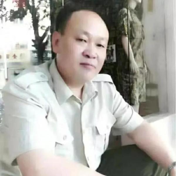 《深秋》作者：羅君宏