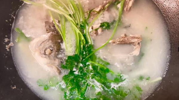 愛喝魚頭湯的收藏了,廣東養生靚湯,湯白味鮮,營養美味 愛喝魚頭湯的收藏了,廣東養生靚湯,湯白味鮮,營養美味